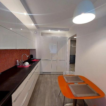 Nowoczesna Kawalerka Apartment Lublin Luaran gambar